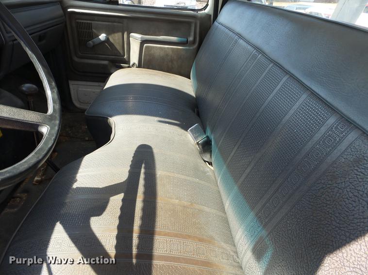 image for item DB7038 1990 Ford F800 bucket truck