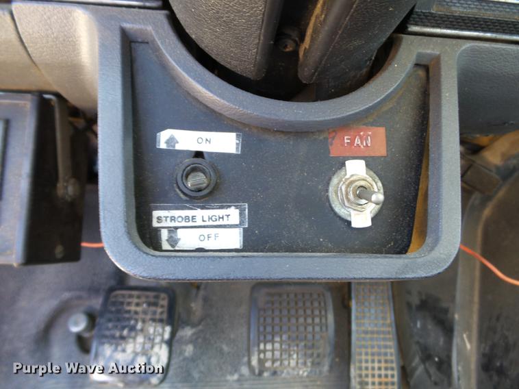 image for item DB7038 1990 Ford F800 bucket truck