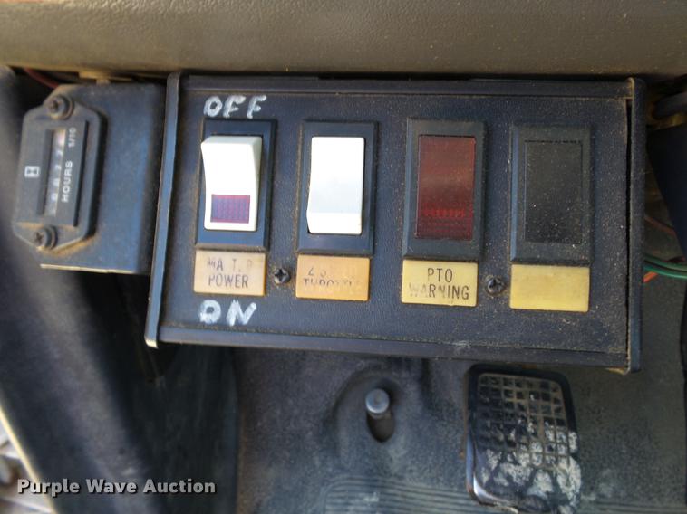 image for item DB7038 1990 Ford F800 bucket truck