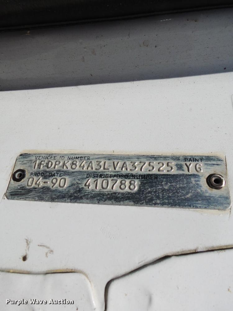 image for item DB7038 1990 Ford F800 bucket truck