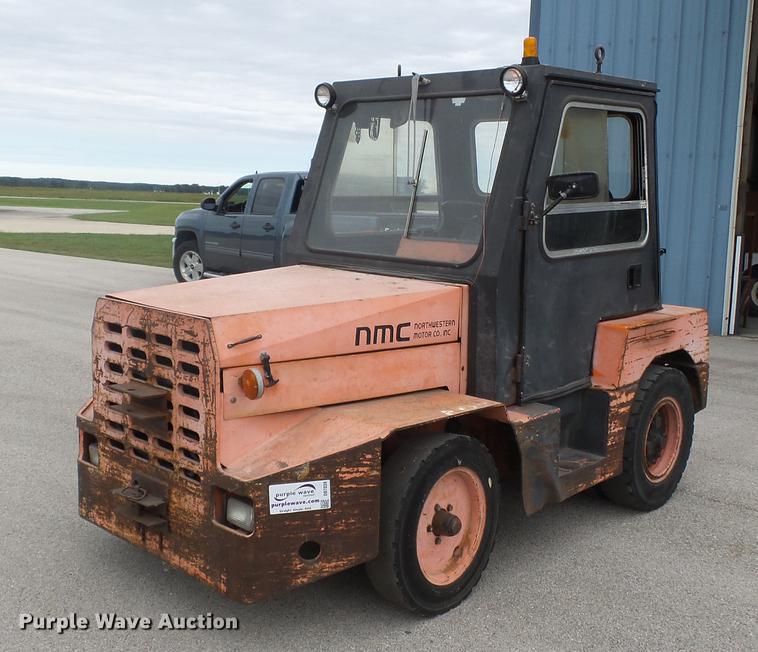 image for item DB7039 1985 NMC 100-GF-10 tug