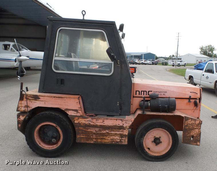 image for item DB7039 1985 NMC 100-GF-10 tug