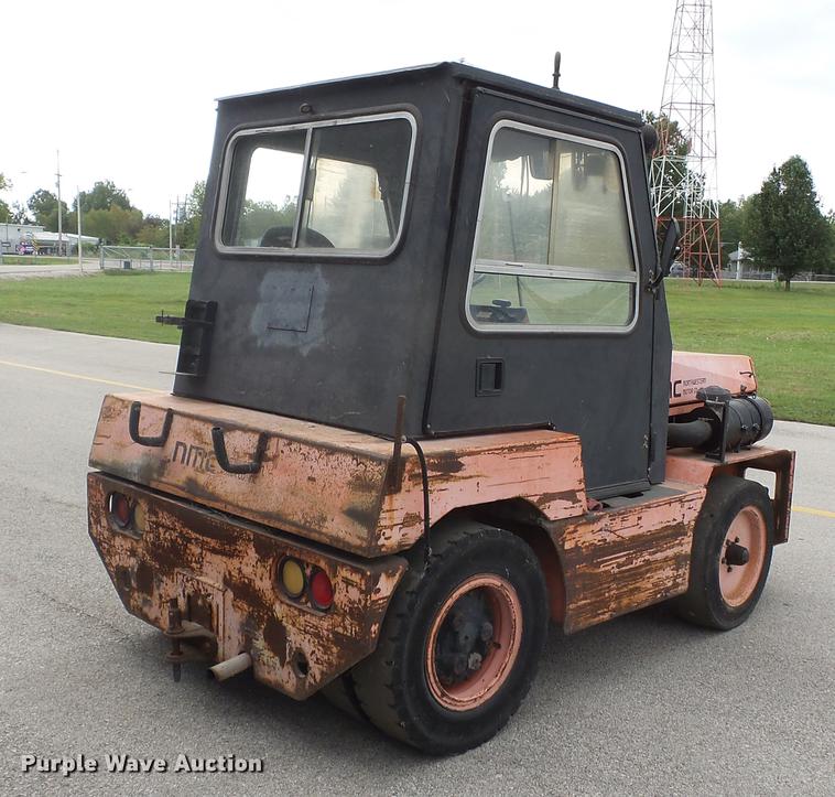 image for item DB7039 1985 NMC 100-GF-10 tug