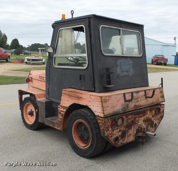 image for item DB7039 1985 NMC 100-GF-10 tug