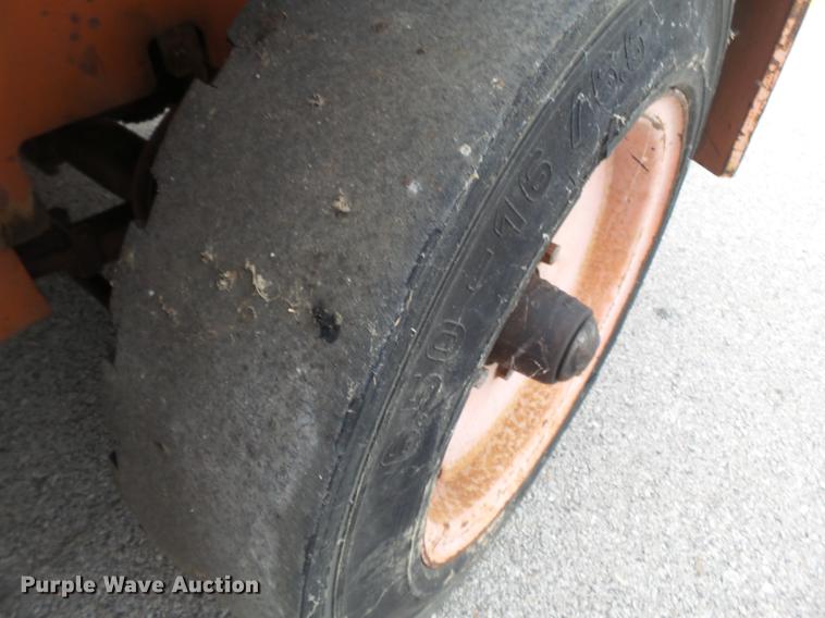 image for item DB7039 1985 NMC 100-GF-10 tug