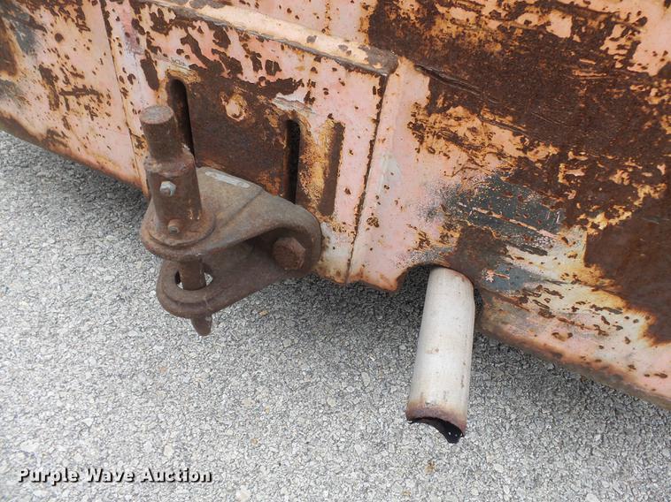 image for item DB7039 1985 NMC 100-GF-10 tug