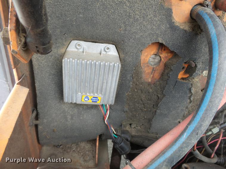 image for item DB7039 1985 NMC 100-GF-10 tug