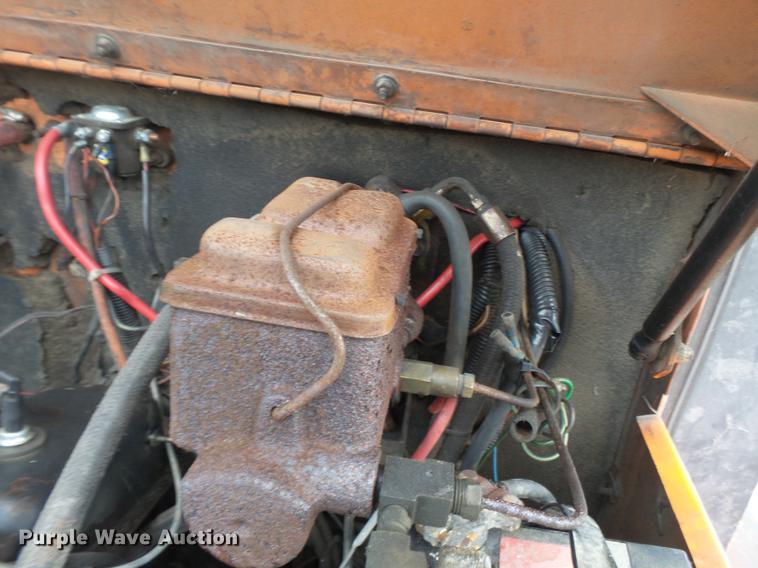 image for item DB7039 1985 NMC 100-GF-10 tug