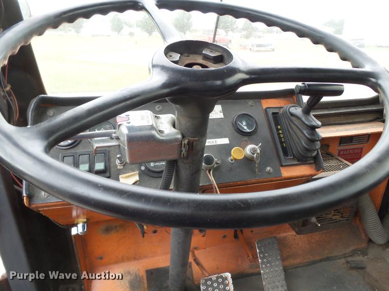 image for item DB7039 1985 NMC 100-GF-10 tug