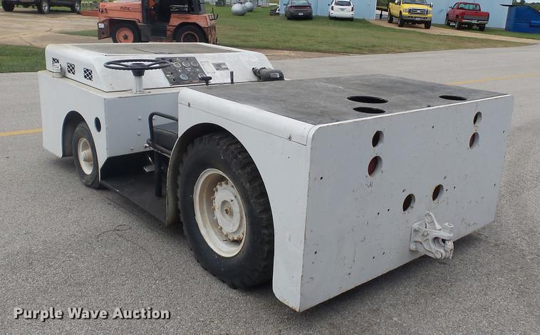 image for item DB7040 United Tractor TA-75 tug