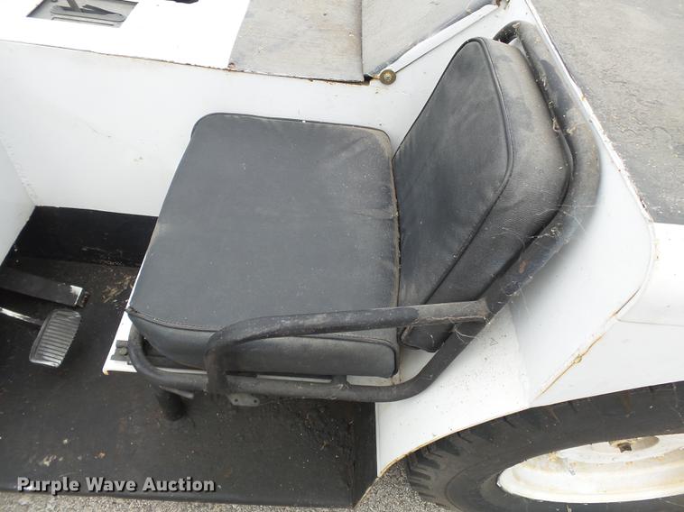 image for item DB7040 United Tractor TA-75 tug