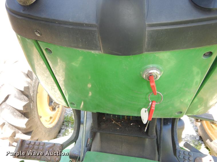 image for item DB8472 1999 John Deere 5310 tractor