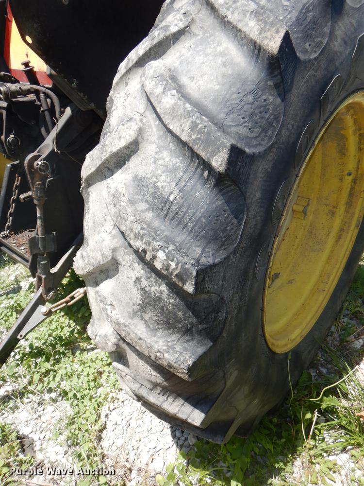 image for item DB8472 1999 John Deere 5310 tractor