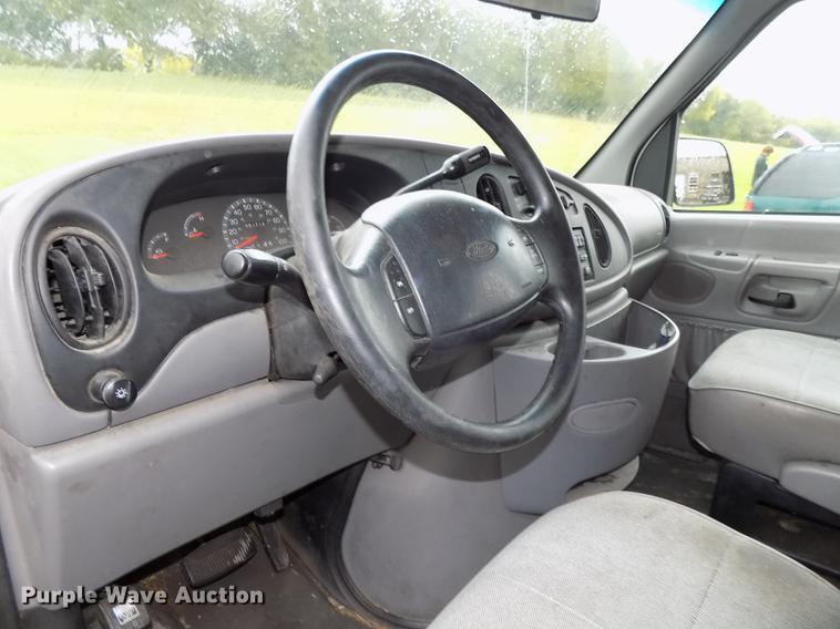 image for item DB8541 1998 Ford Club Wagon XL Super van