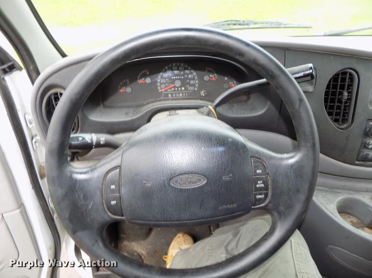 image for item DB8541 1998 Ford Club Wagon XL Super van