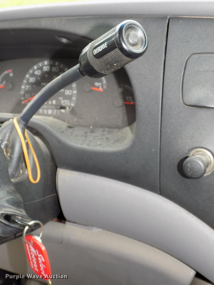 image for item DB8541 1998 Ford Club Wagon XL Super van