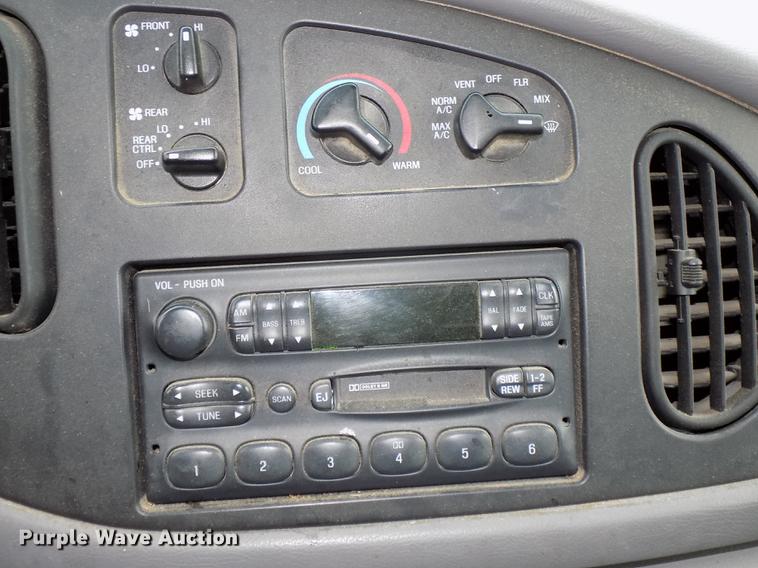 image for item DB8541 1998 Ford Club Wagon XL Super van