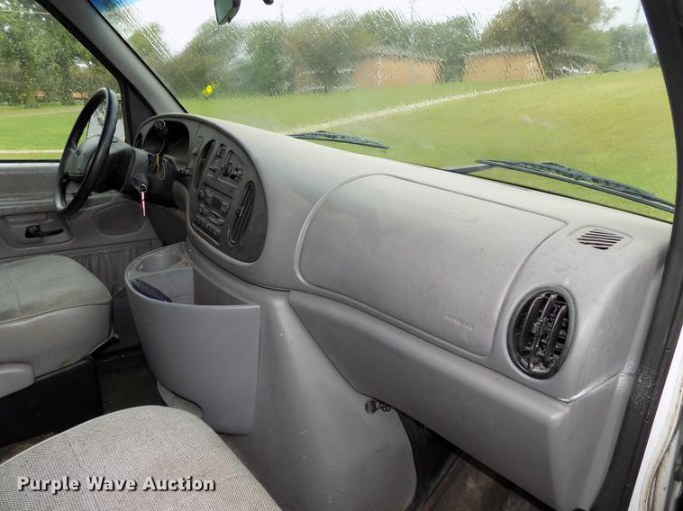 image for item DB8541 1998 Ford Club Wagon XL Super van