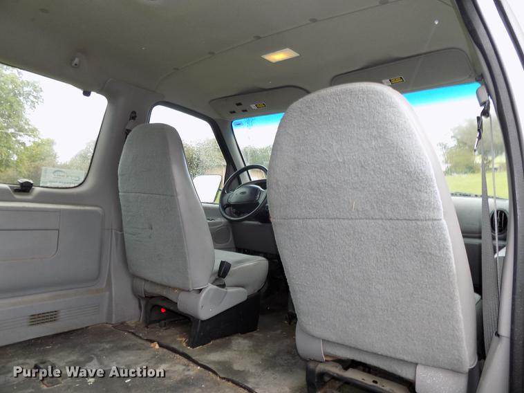 image for item DB8541 1998 Ford Club Wagon XL Super van