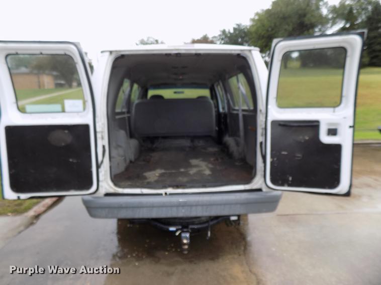 image for item DB8541 1998 Ford Club Wagon XL Super van