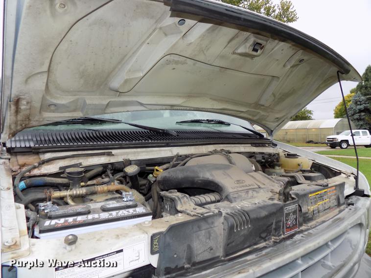 image for item DB8541 1998 Ford Club Wagon XL Super van