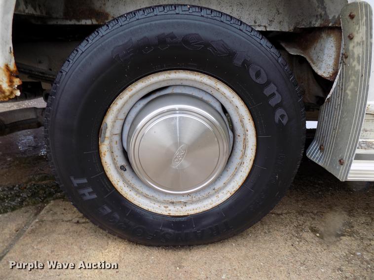 image for item DB8541 1998 Ford Club Wagon XL Super van