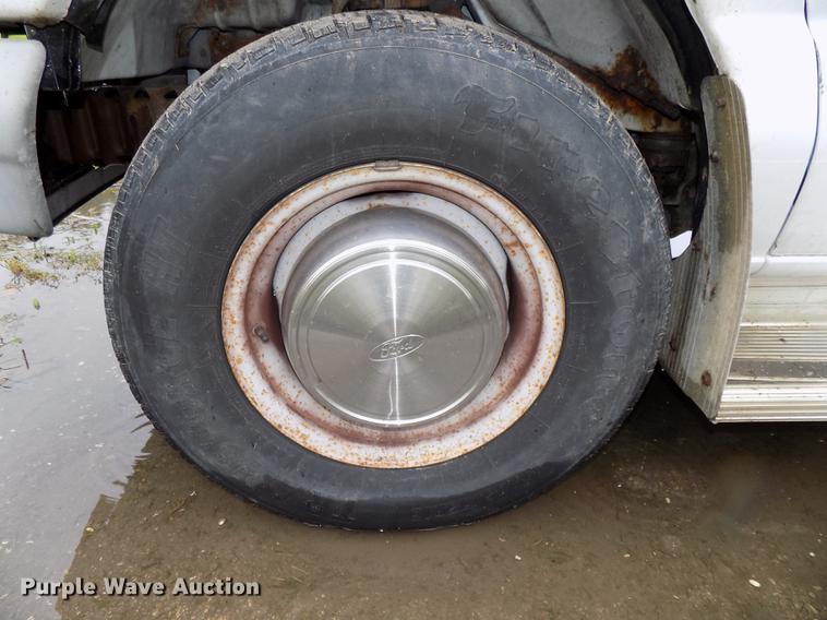 image for item DB8541 1998 Ford Club Wagon XL Super van