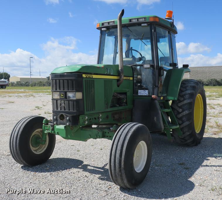 image for item DB8980 John Deere 7210 tractor