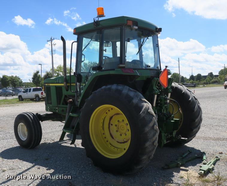 image for item DB8980 John Deere 7210 tractor