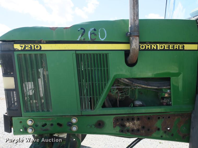 image for item DB8980 John Deere 7210 tractor