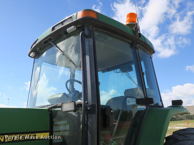 image for item DB8980 John Deere 7210 tractor