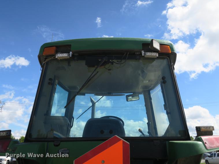 image for item DB8980 John Deere 7210 tractor