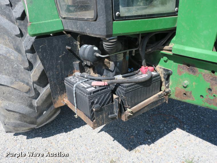 image for item DB8980 John Deere 7210 tractor