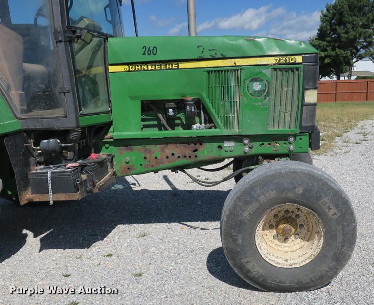 image for item DB8980 John Deere 7210 tractor