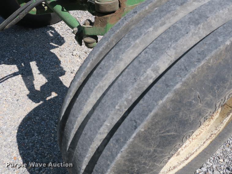 image for item DB8980 John Deere 7210 tractor