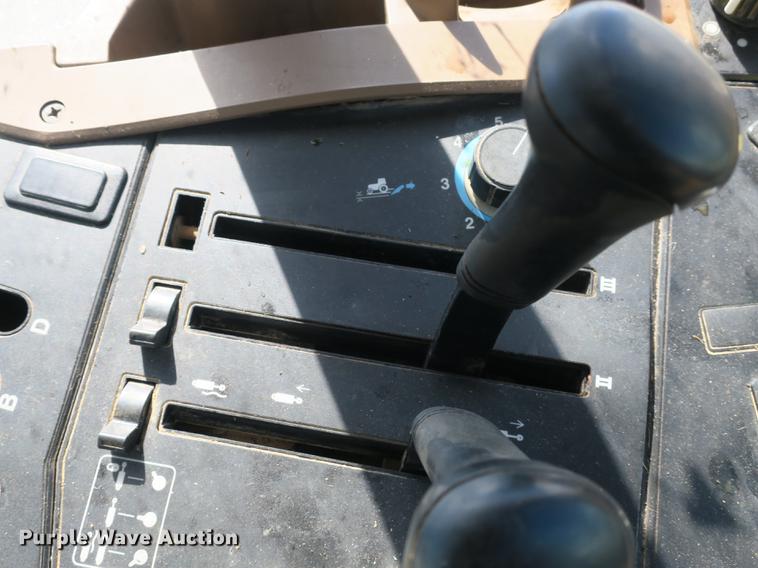 image for item DB8980 John Deere 7210 tractor