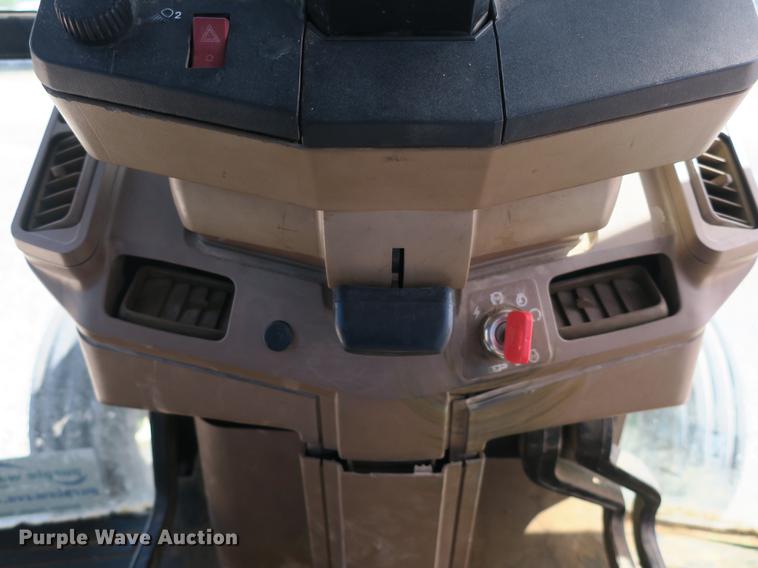 image for item DB8980 John Deere 7210 tractor