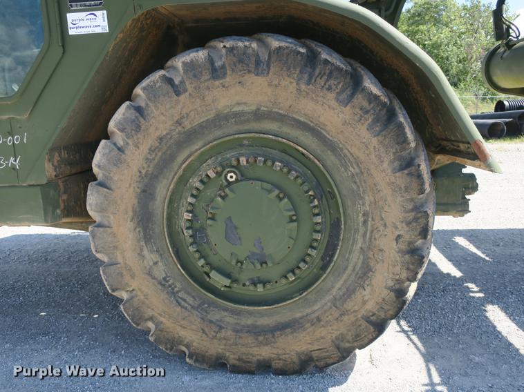 image for item DB8981 1985 Caterpillar 621B MIL conventional scraper