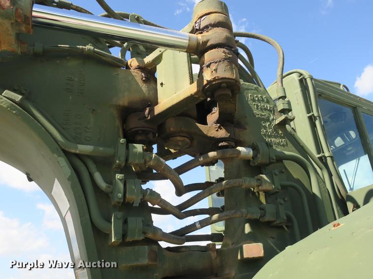 image for item DB8981 1985 Caterpillar 621B MIL conventional scraper