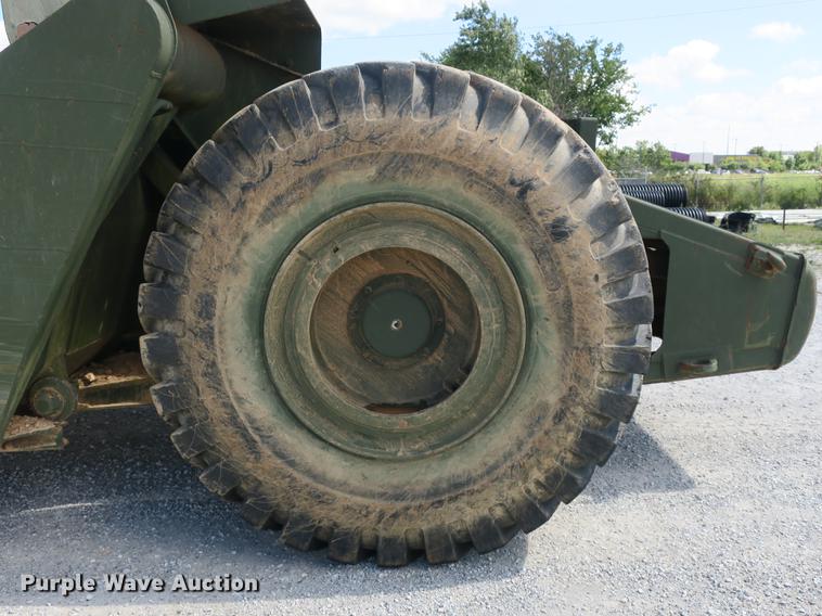 image for item DB8981 1985 Caterpillar 621B MIL conventional scraper