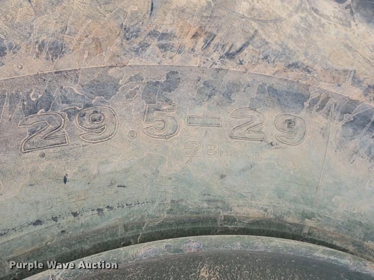 image for item DB8981 1985 Caterpillar 621B MIL conventional scraper