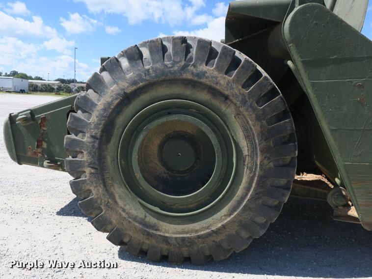 image for item DB8981 1985 Caterpillar 621B MIL conventional scraper