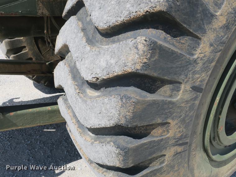 image for item DB8981 1985 Caterpillar 621B MIL conventional scraper