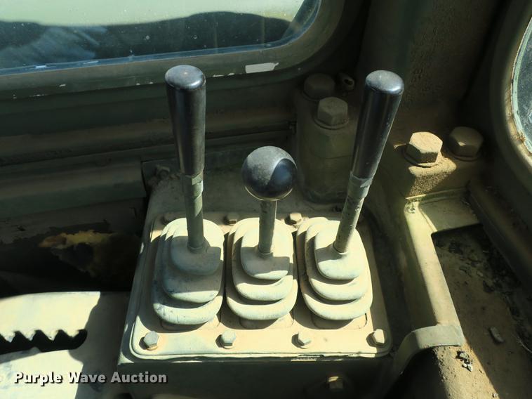 image for item DB8981 1985 Caterpillar 621B MIL conventional scraper