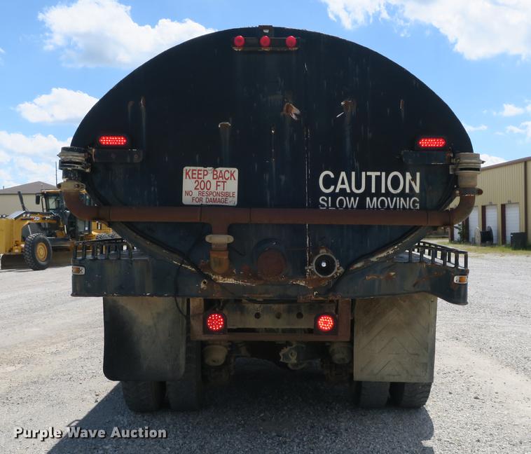 image for item DB8982 1992 Mack RD tank truck