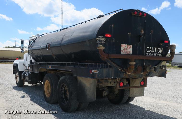 image for item DB8982 1992 Mack RD tank truck
