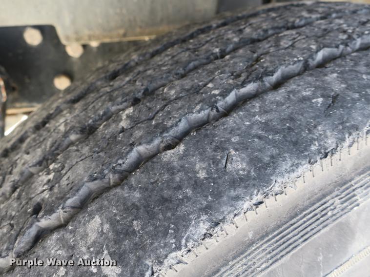 image for item DB8982 1992 Mack RD tank truck