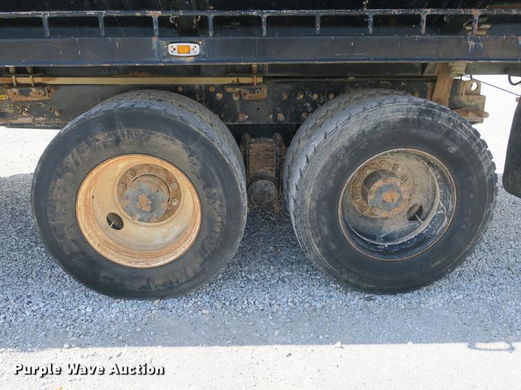 image for item DB8982 1992 Mack RD tank truck