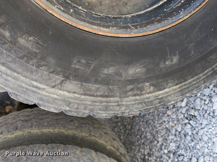 image for item DB8982 1992 Mack RD tank truck