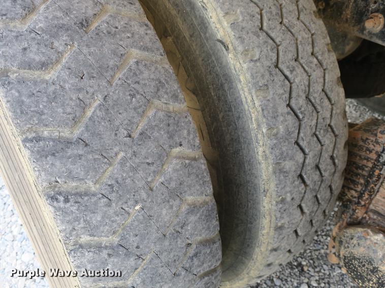 image for item DB8982 1992 Mack RD tank truck